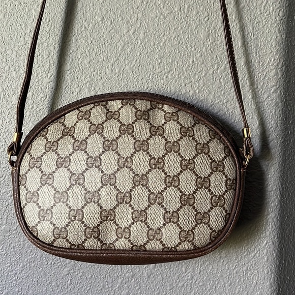 Authentic Gucci Vintage Interlocking G - Picture 3 of 15